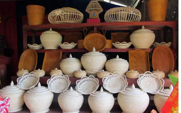 Vat lieu trang tri thu cong